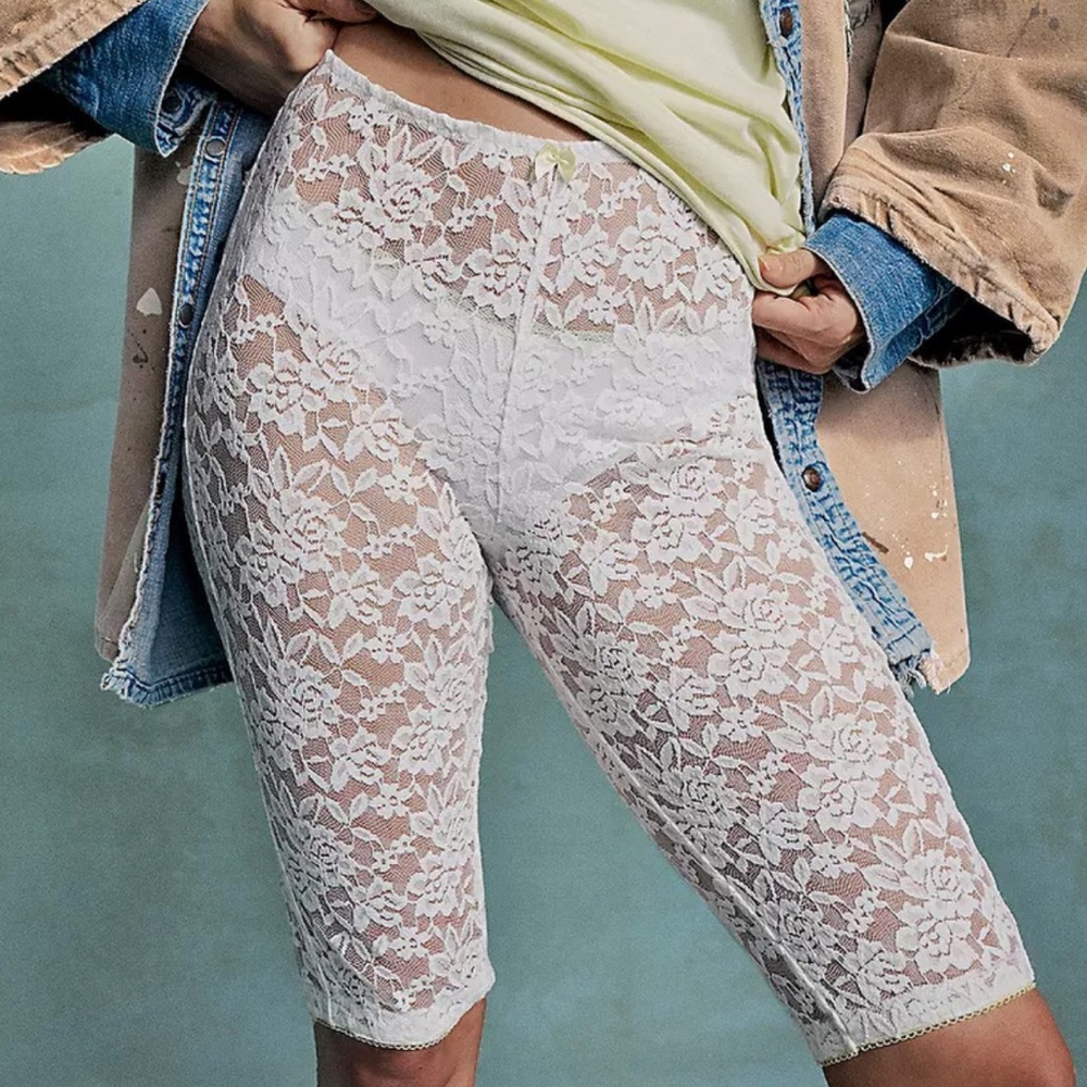 FREE PEOPLE ALL DAY WHITE LACE CAPRIS SP S